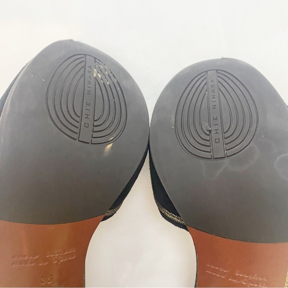 Chie Mahara Delta Suede Mary Jane Heels - 36 - Picture 13 of 16